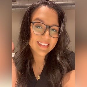 Meet your Posher, Desiree